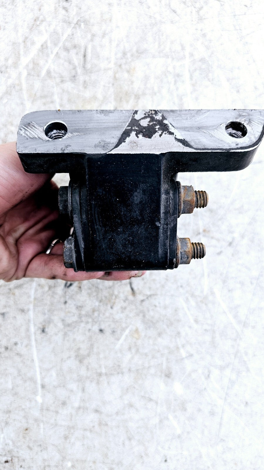 1995 HARLEY DYNA CONVERTIBLE Rear Transmission Rubber Isolator Mount