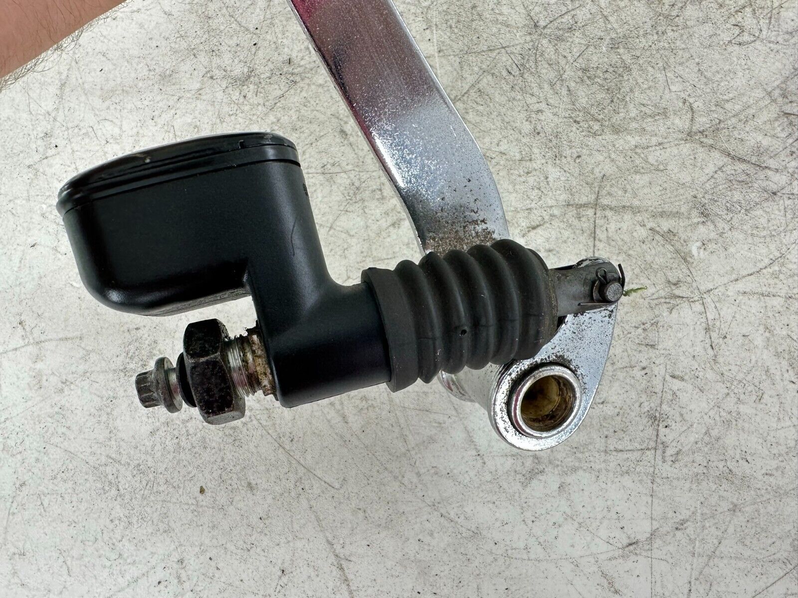 2004 HARLEY FLH ELECTRA GLIDE Rear Brake Master Cylinder & Pedal