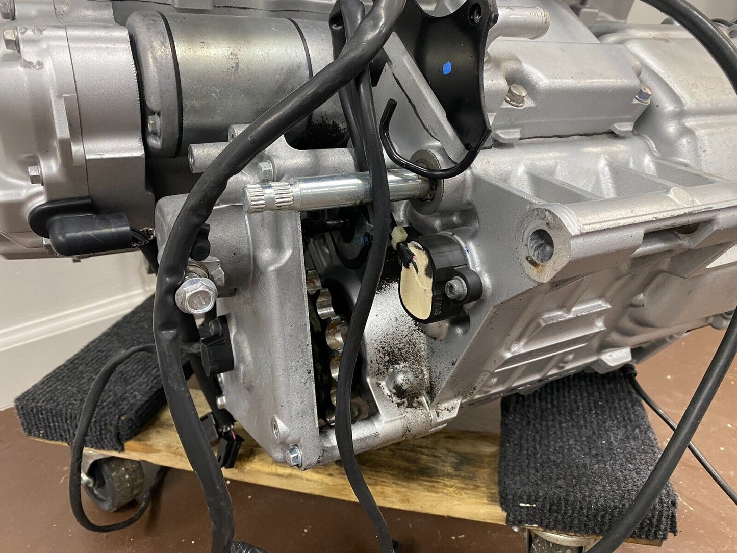 2007 SUZUKI BANDIT 1250 1250S Engine Motor Transmission Gearbox Charging System