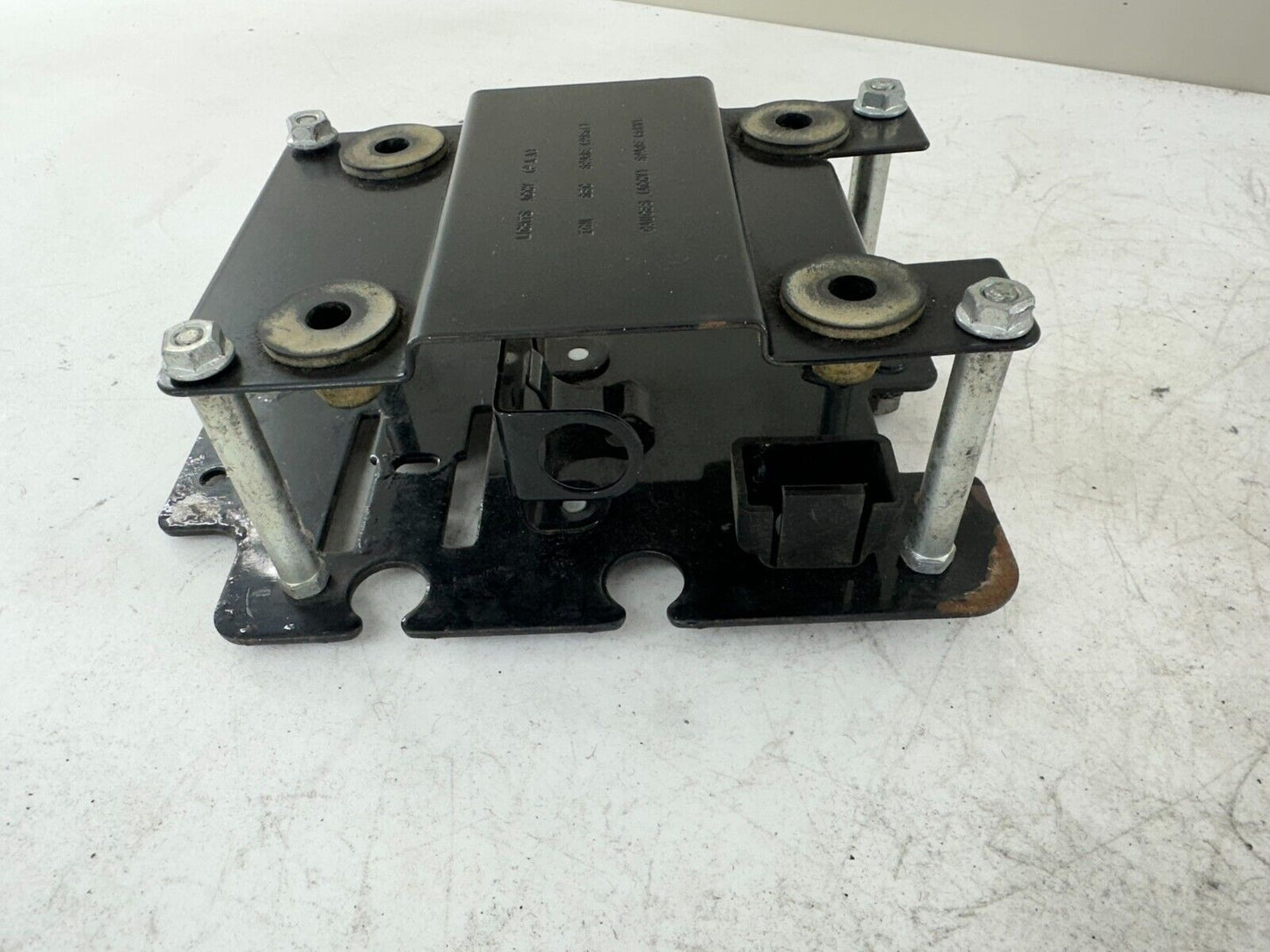 2003 HARLEY DAVIDSON DYNA ECM ECU Fuse Box Left Side Cover Mounting Bracket Fram