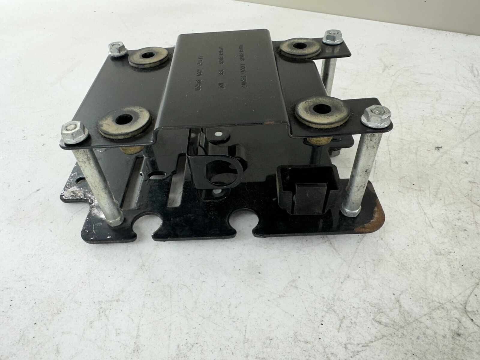 2003 HARLEY DAVIDSON DYNA ECM ECU Fuse Box Left Side Cover Mounting Bracket Fram