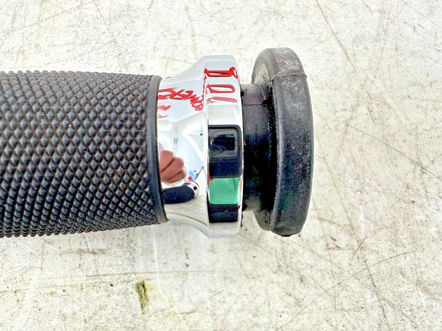 1999 HARLEY FLH ELECTRA GLIDE OEM HD Magnum Chrome Grips Right Left