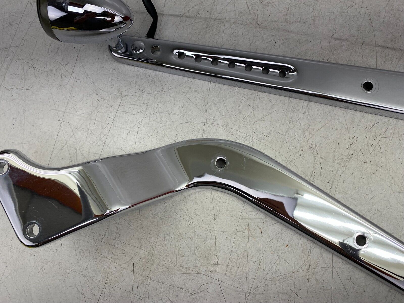 2005 HARLEY DAVIDSON SOFTAIL CVO Chrome Rear Fender Frame Strut Arm Bars