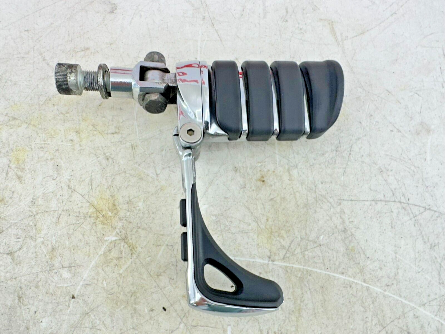 1999 HARLEY SOFTAIL Chrome Kuryakyn Transformer Footpegs + MTG Bracket