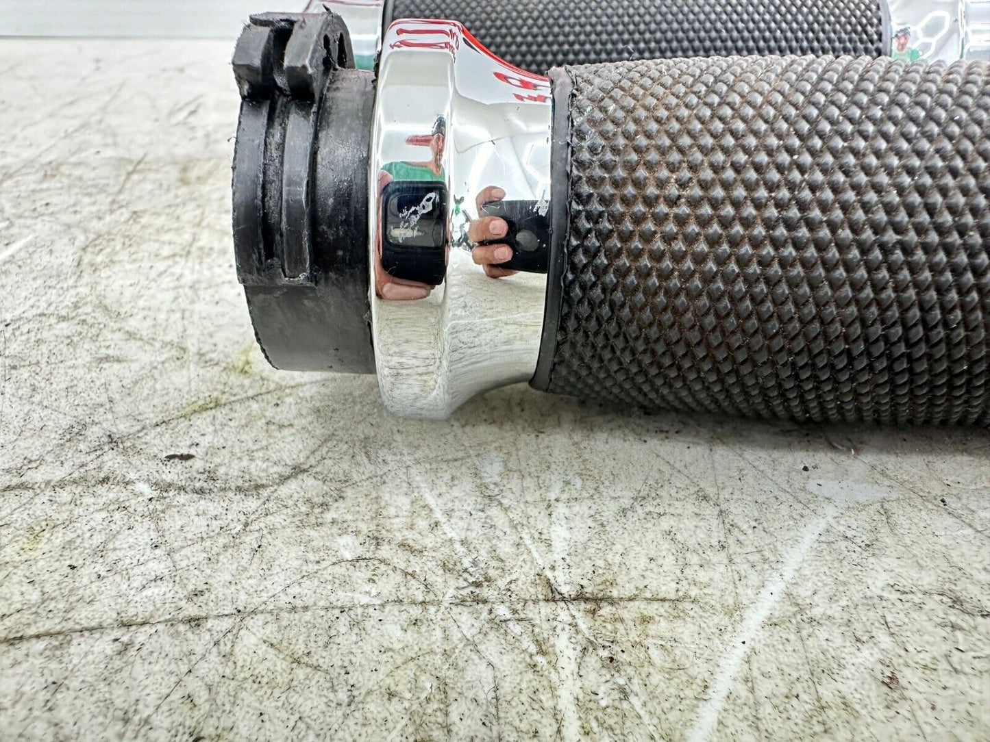 1999 HARLEY FLH ELECTRA GLIDE OEM HD Magnum Chrome Grips Right Left