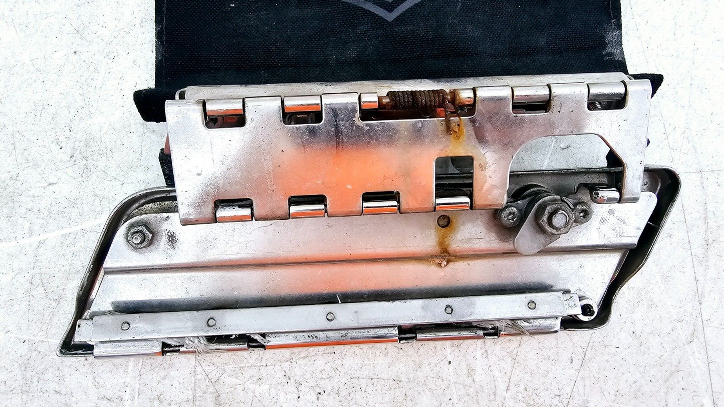 1994 HARLEY FLH ELECTRA GLIDE Left Saddlebag Latch Hold Down