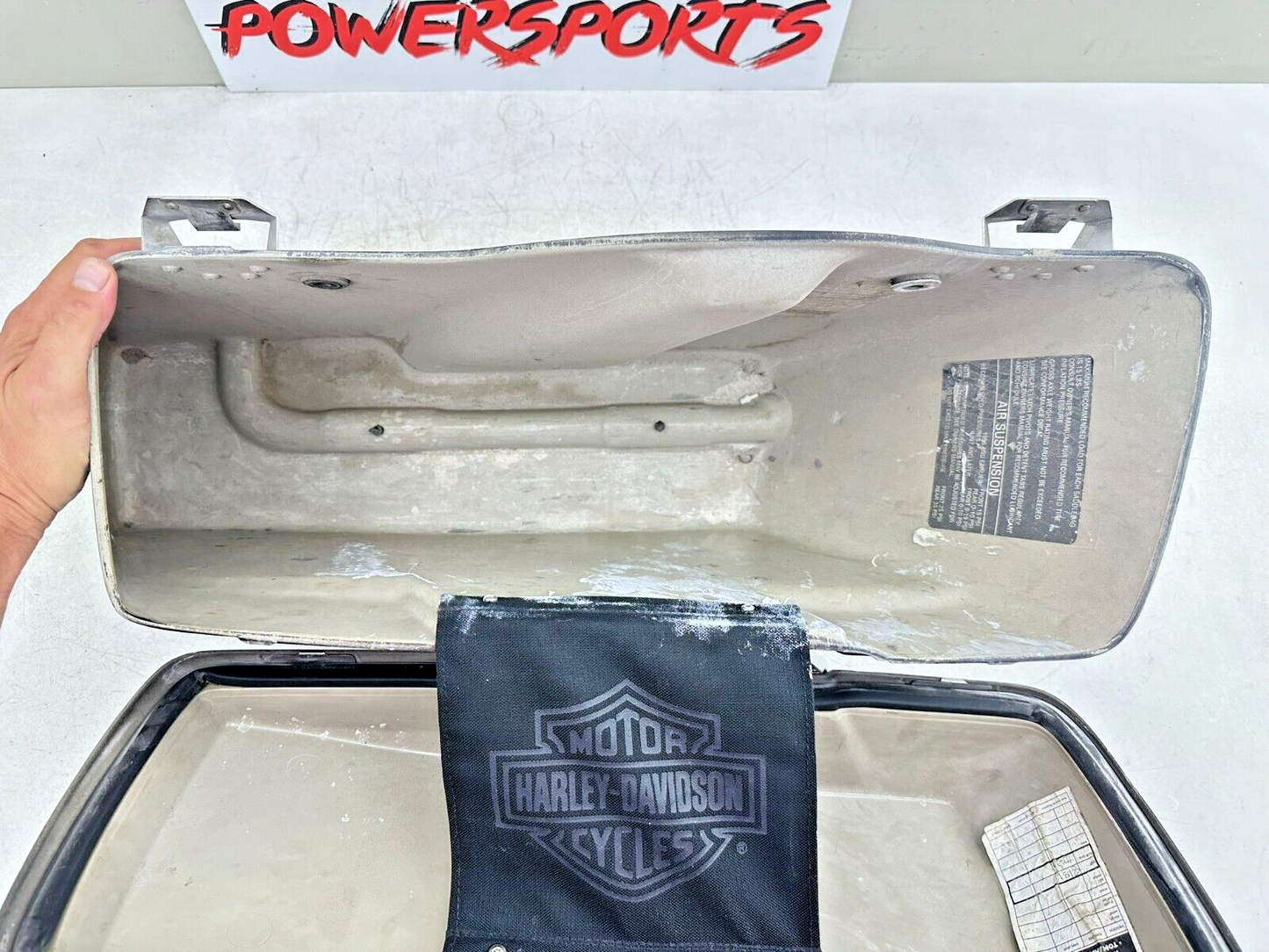 1999 HARLEY FLH ELECTRA GLIDE OEM HD Right Saddlebag Case + Lid Black