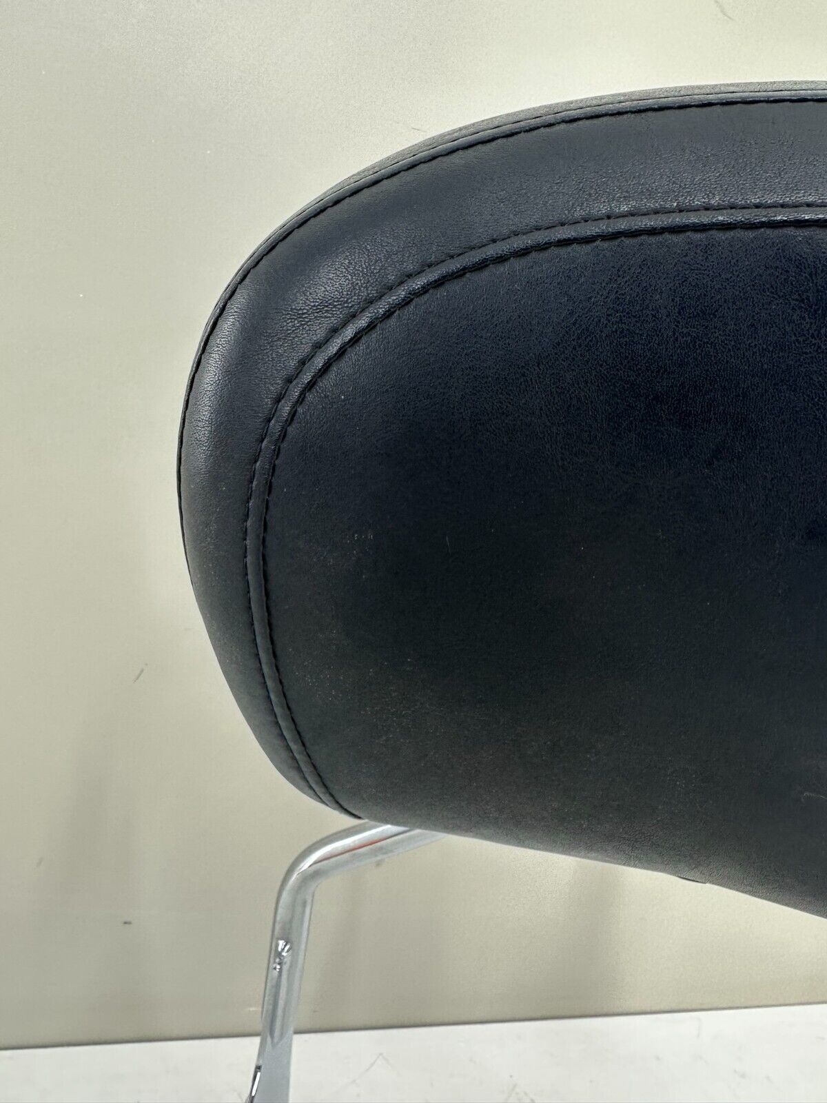 2005 HARLEY FLH ROADKING Quick Release Passenger Backrest Sissy Bar