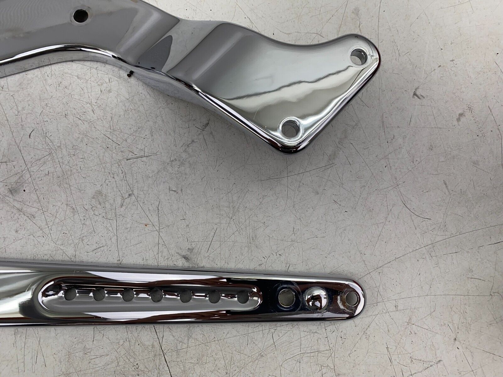 2005 HARLEY DAVIDSON SOFTAIL CVO Chrome Rear Fender Frame Strut Arm Bars