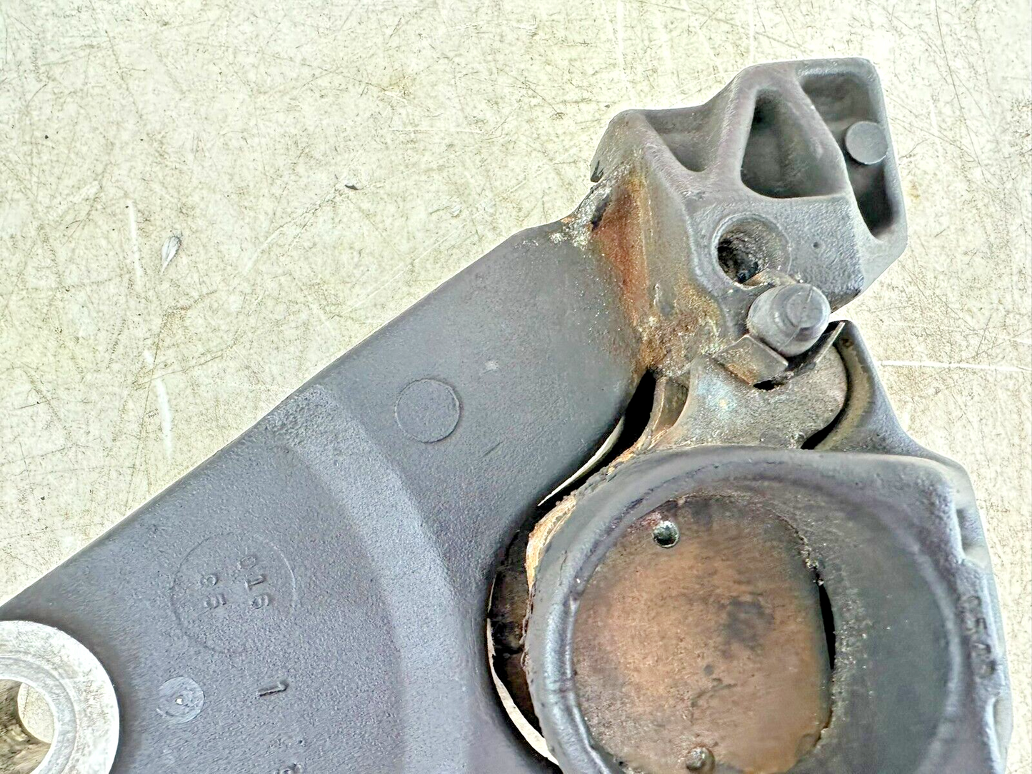 1995 HARLEY SOFTAIL Rear Brake Caliper + Mounting Bracket