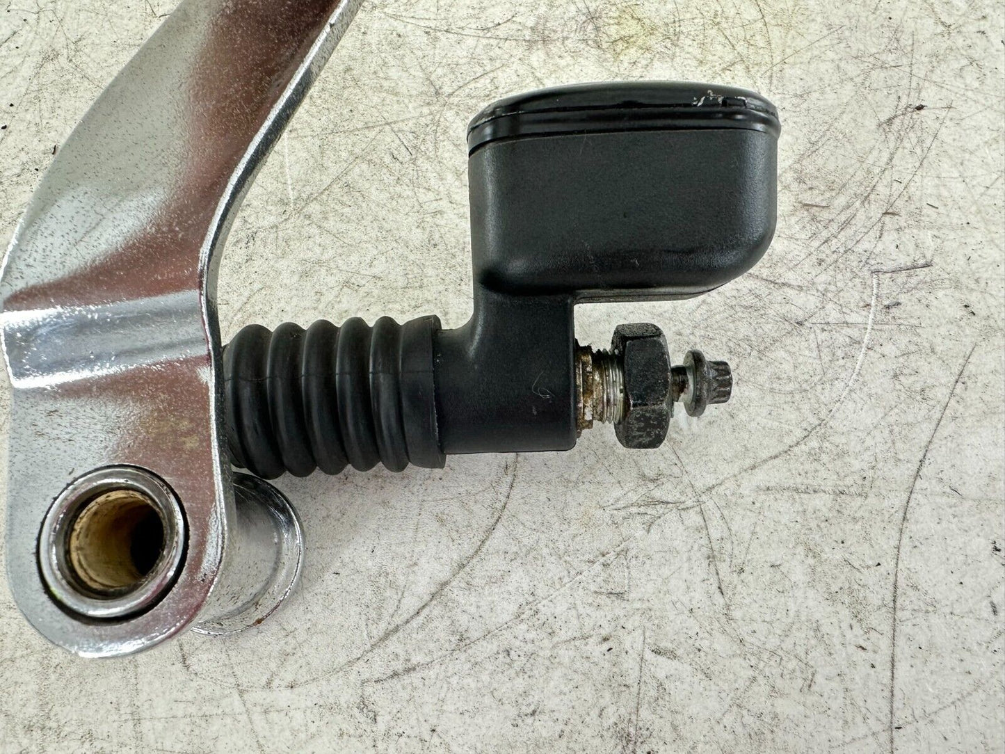 2004 HARLEY FLH ELECTRA GLIDE Rear Brake Master Cylinder & Pedal