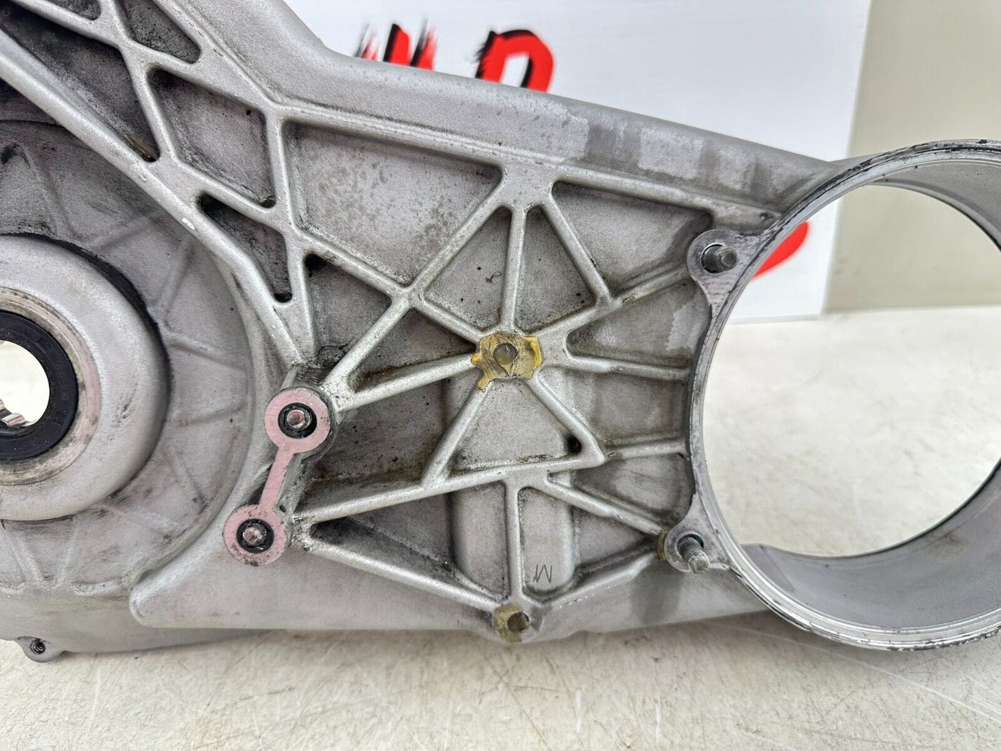 1999 HARLEY SOFTAIL Inner Primary Clutch Backing Plate Case Housing 60620-94A