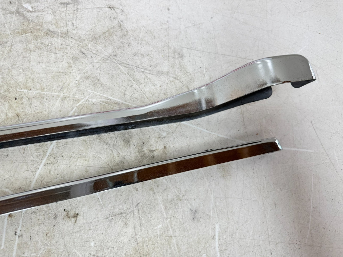 2003 HARLEY DYNA WIDE GLIDE Rear Fender Frame Chrome Strut Arm Bars