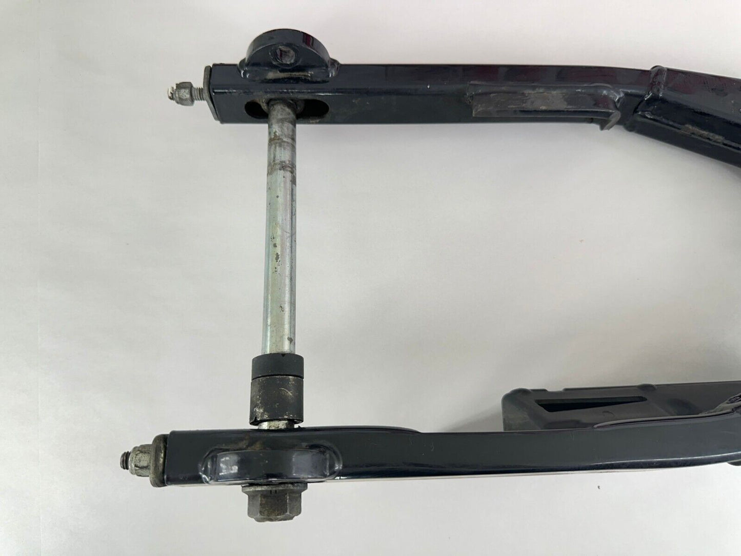2003 Harley Davidson Sportster Swingarm Fork + Axle + Mounting Bolt