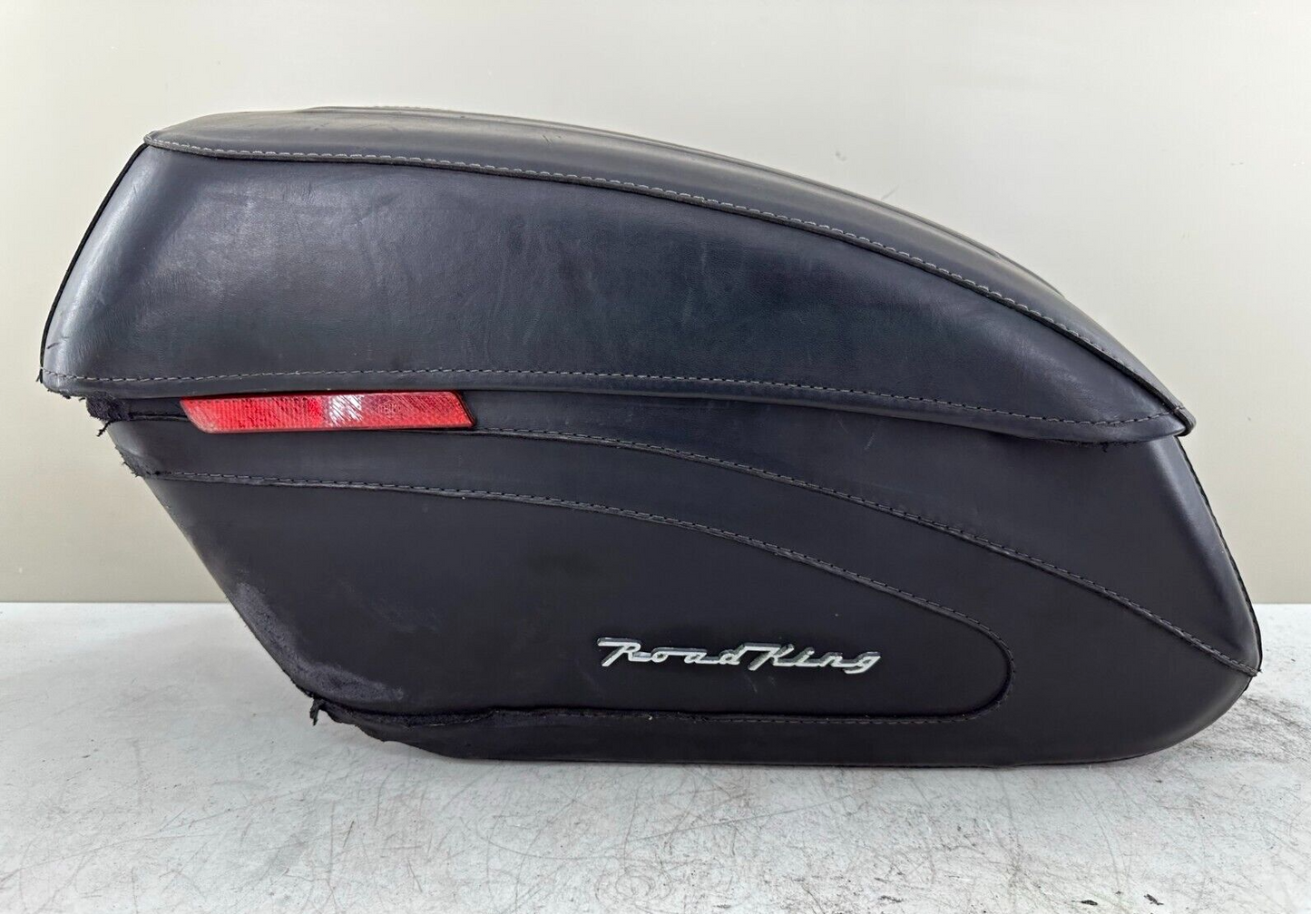 2005 HARLEY FLH ROADKING OEM HD Left Leather Hard Saddlebag w/ Lock & Hinges