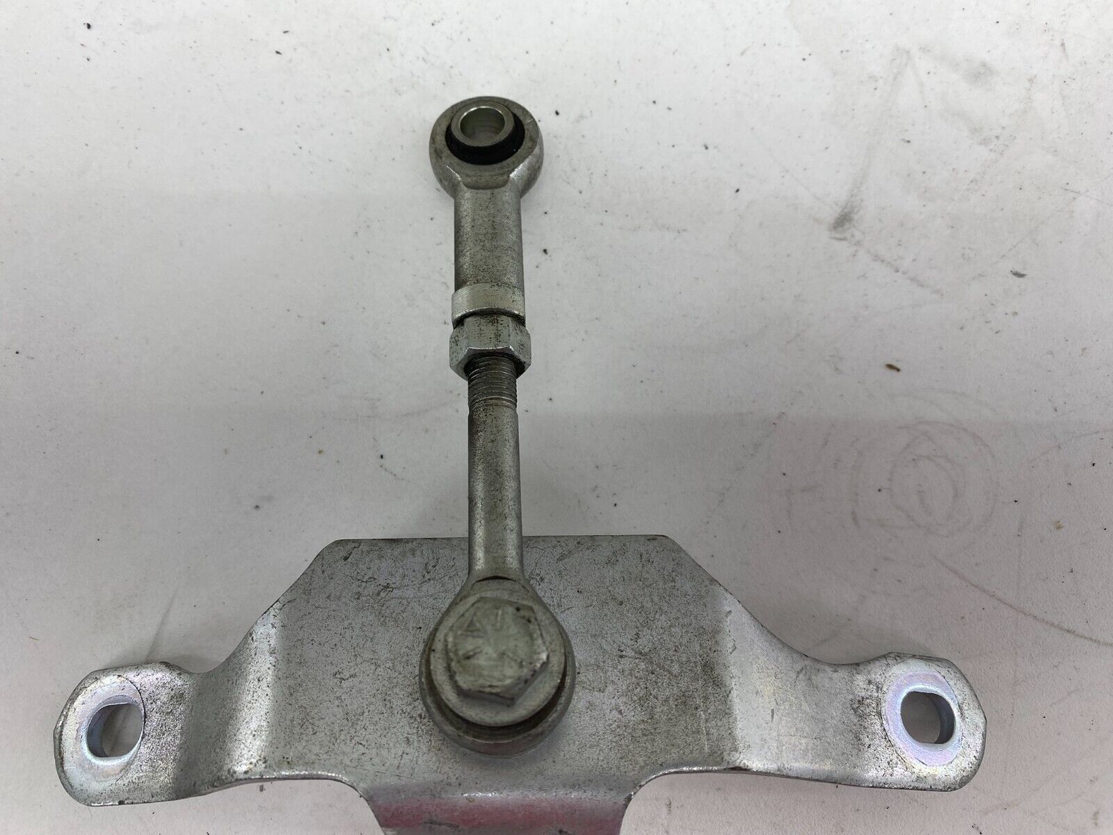 06-17 Harley Davidson Dyna Street Bob Upper Motor Mount Bracket Stay