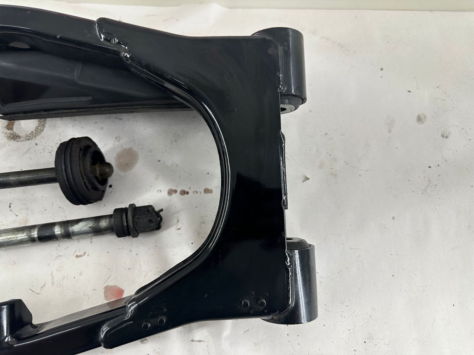 2000 HARLEY FLH ELECTRA GLIDE Swingarm + Bushings + Axle + Trans Bolt