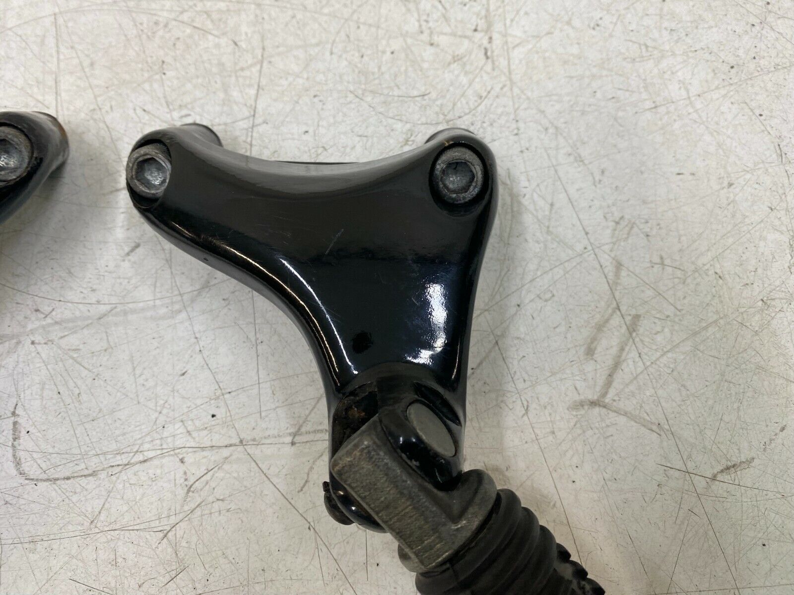2006 HARLEY DAVIDSON SPORTSTER Passenger Foot Pegs w/ Mounting Brackets