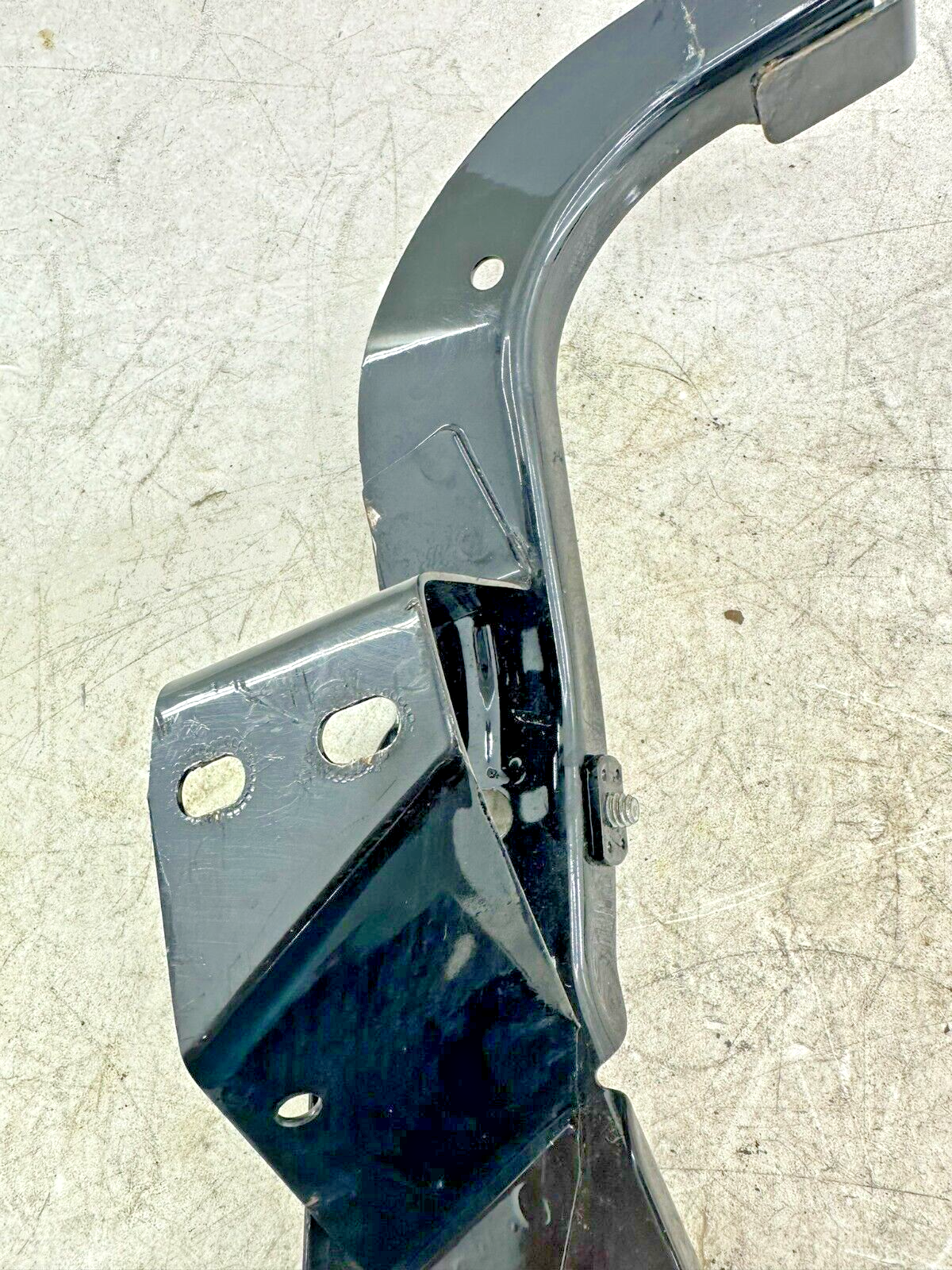 2007 Harley Electra Glide CVO Main Batwing Fairing Mounting Bracket Frame