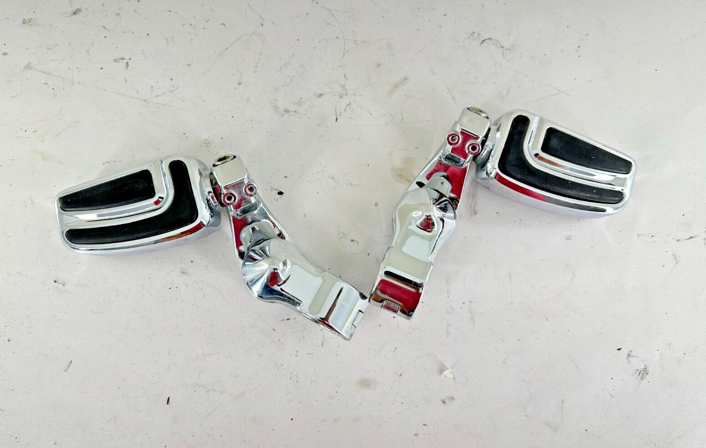 2004 HARLEY ELECTRA GLIDE Air Flow Highway Crash Guard Pegs w/ Mounting Brackets