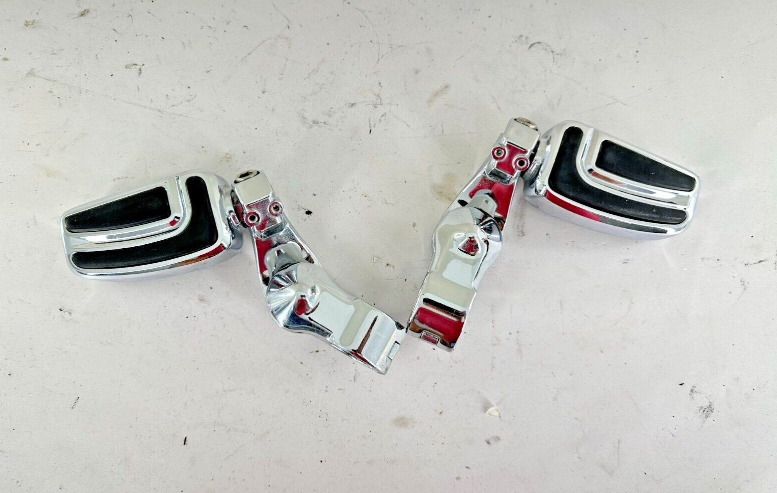 2004 HARLEY ELECTRA GLIDE Air Flow Highway Crash Guard Pegs w/ Mounting Brackets