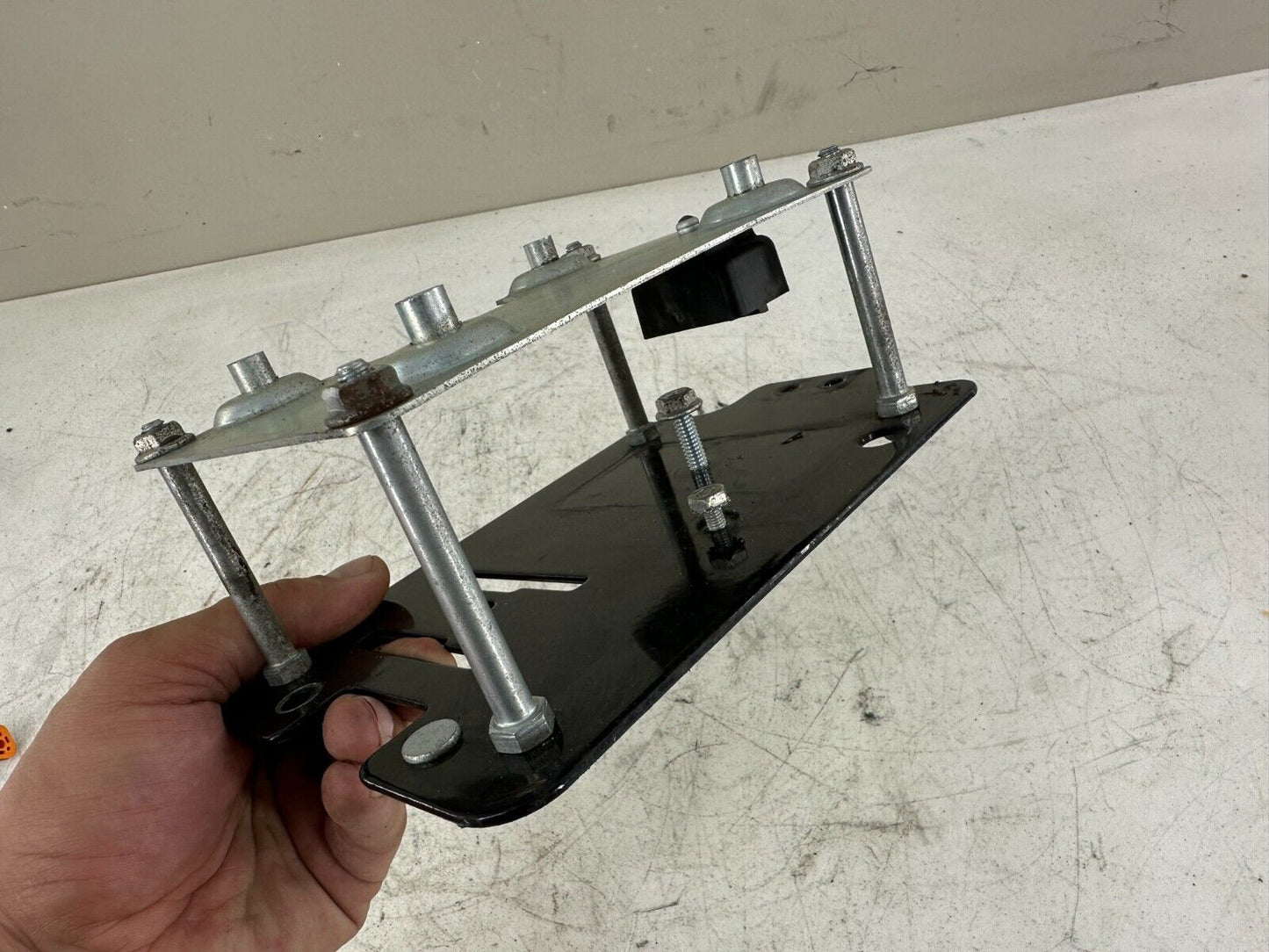1999 HARLEY DAVIDSON DYNA Fuse ECM ECU CDI Mounting Bracket Frame