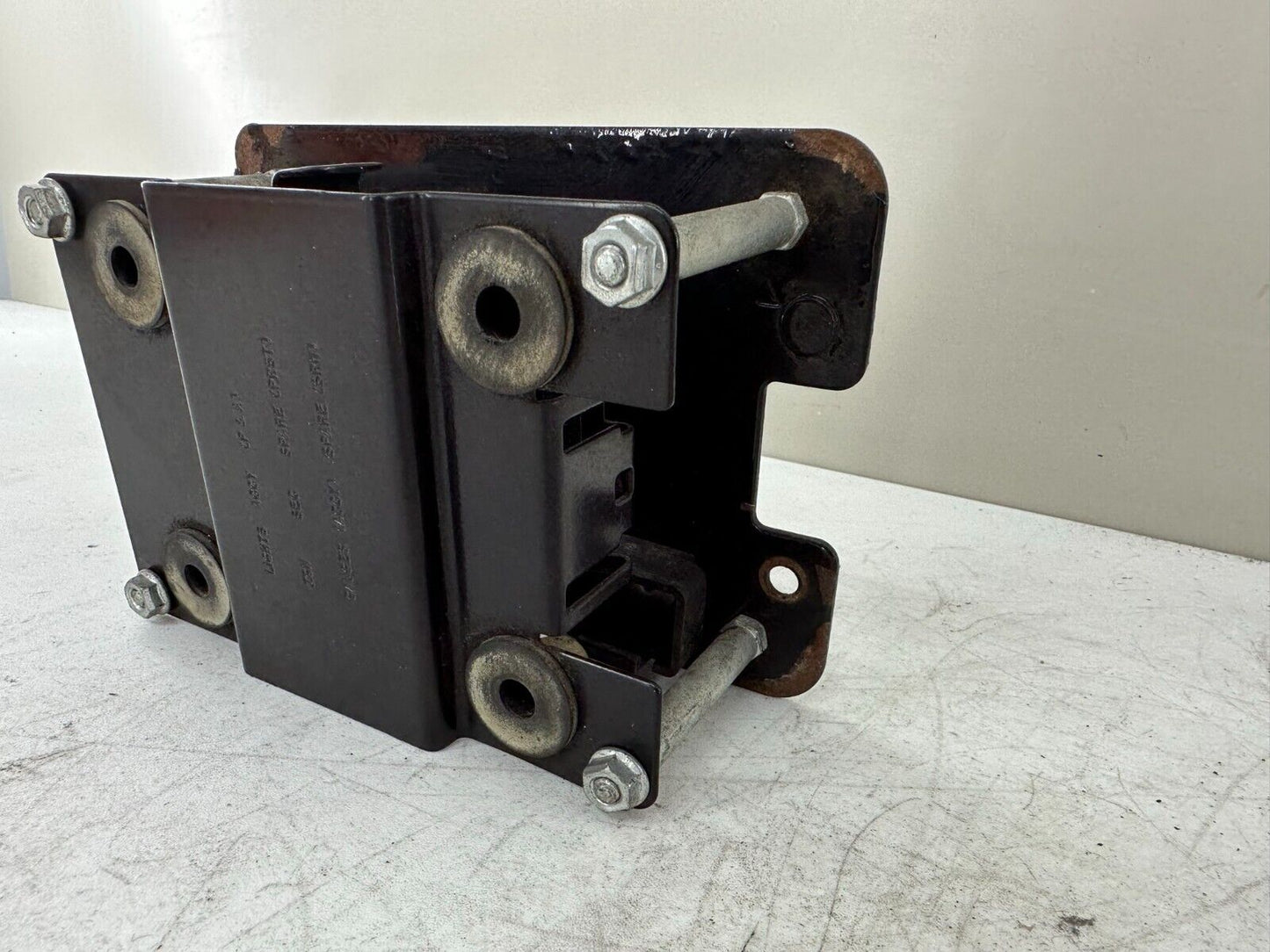 2003 HARLEY DAVIDSON DYNA ECM ECU Fuse Box Left Side Cover Mounting Bracket Fram