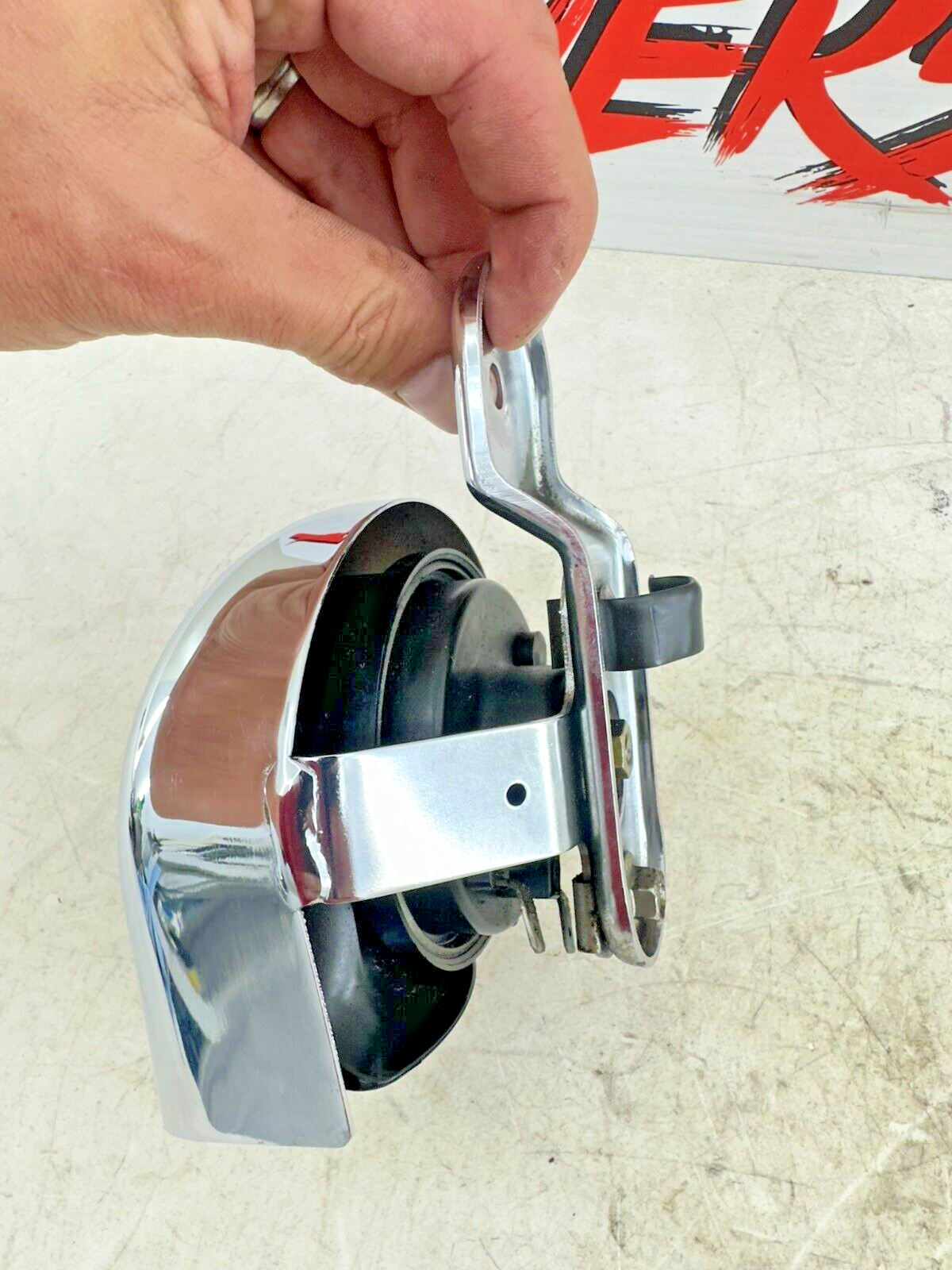 1999 HARLEY SOFTAIL Horn + Chrome Cover