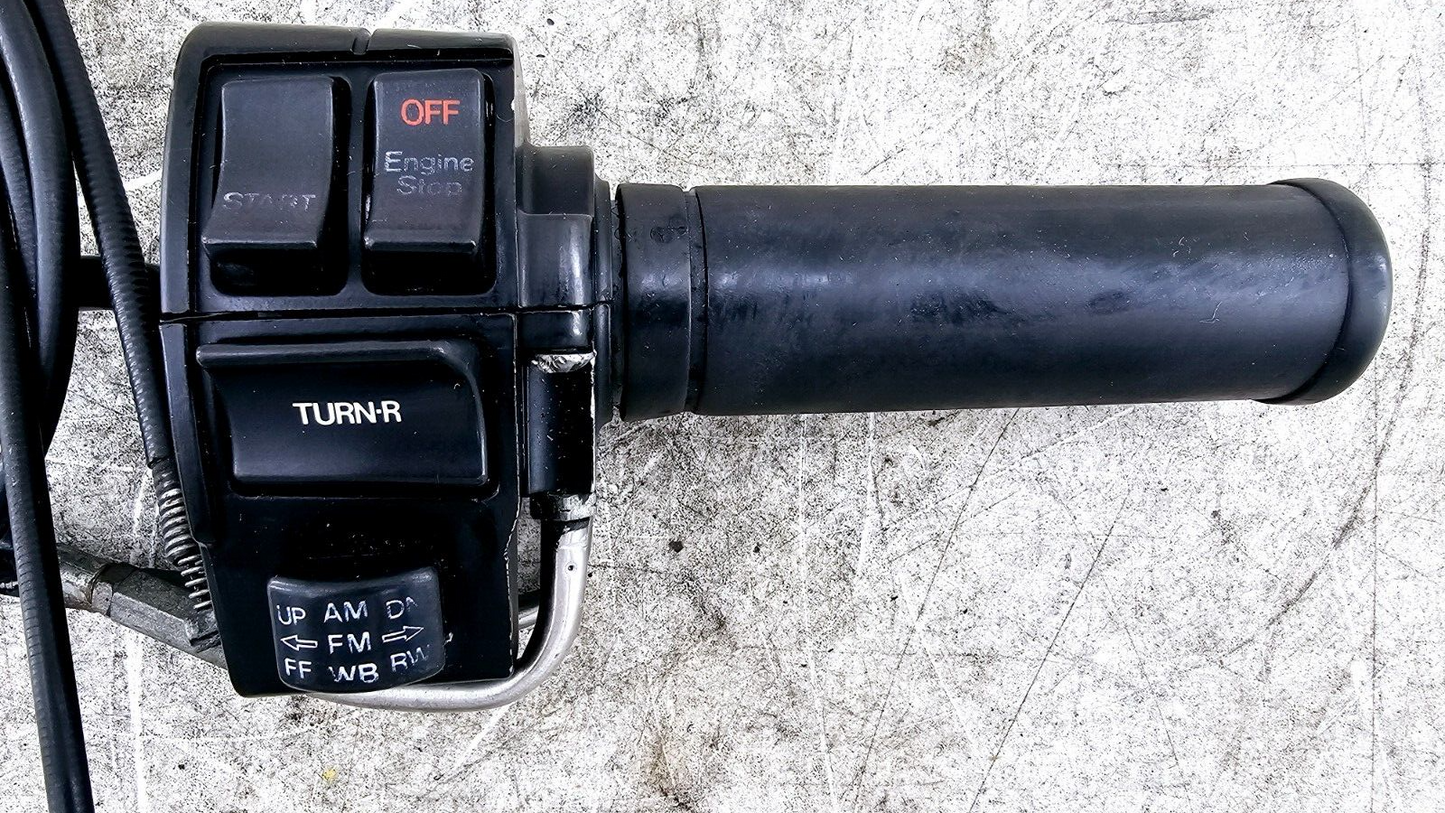 1994 HARLEY FLH ELECTRA GLIDE Right Hand Controls Switch Housing Throttle Cables