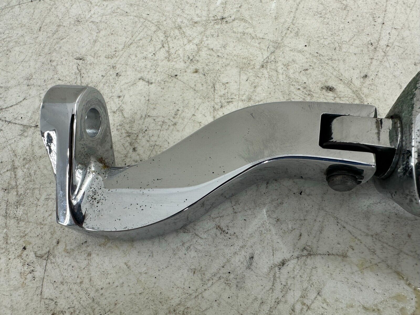 2005 HARLEY FLH ROADKING Passenger Foot Pegs And Mounting Bracket