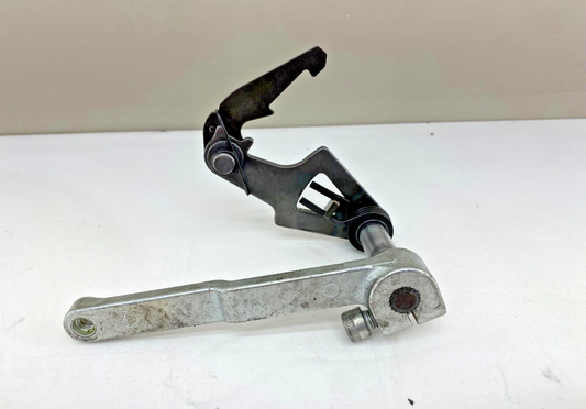 06-17 Harley Davidson Dyna Street Bob Transmission Shift Linkage Rocker Catch