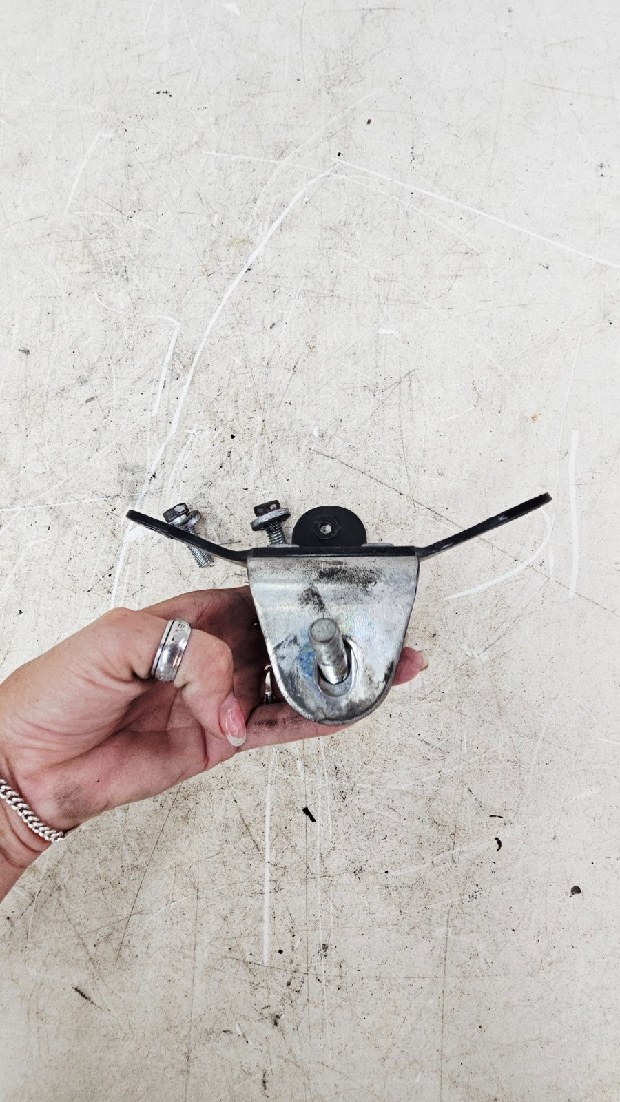 2002 HARLEY SOFTAIL Upper Motor Engine Horn Mount Mounting Bracket