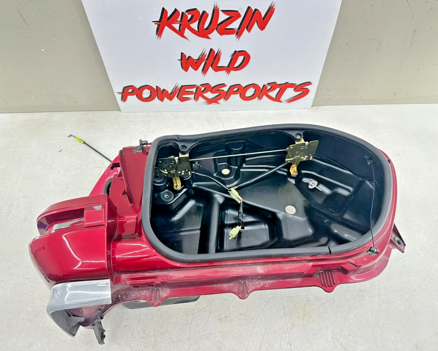 2004 Honda Goldwing GL1800 Right Inner Saddlebag Housing Case Panel