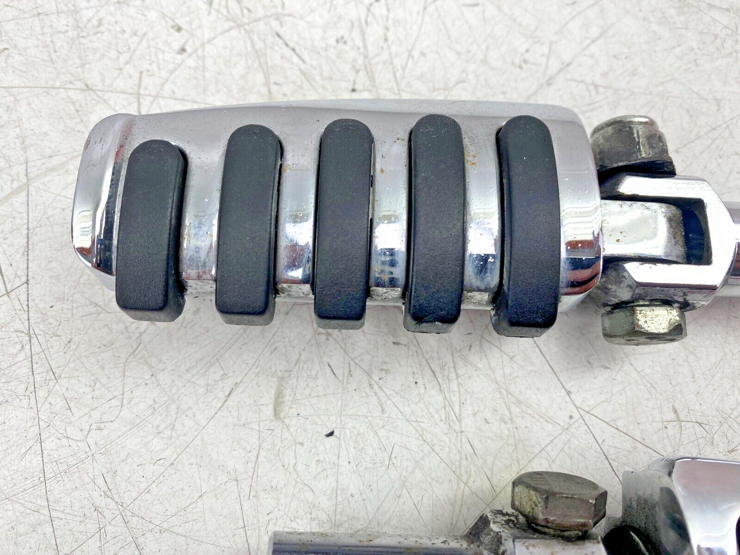 2001 HARLEY SOFTAIL Passenger Foot Pegs & Mounting Brackets