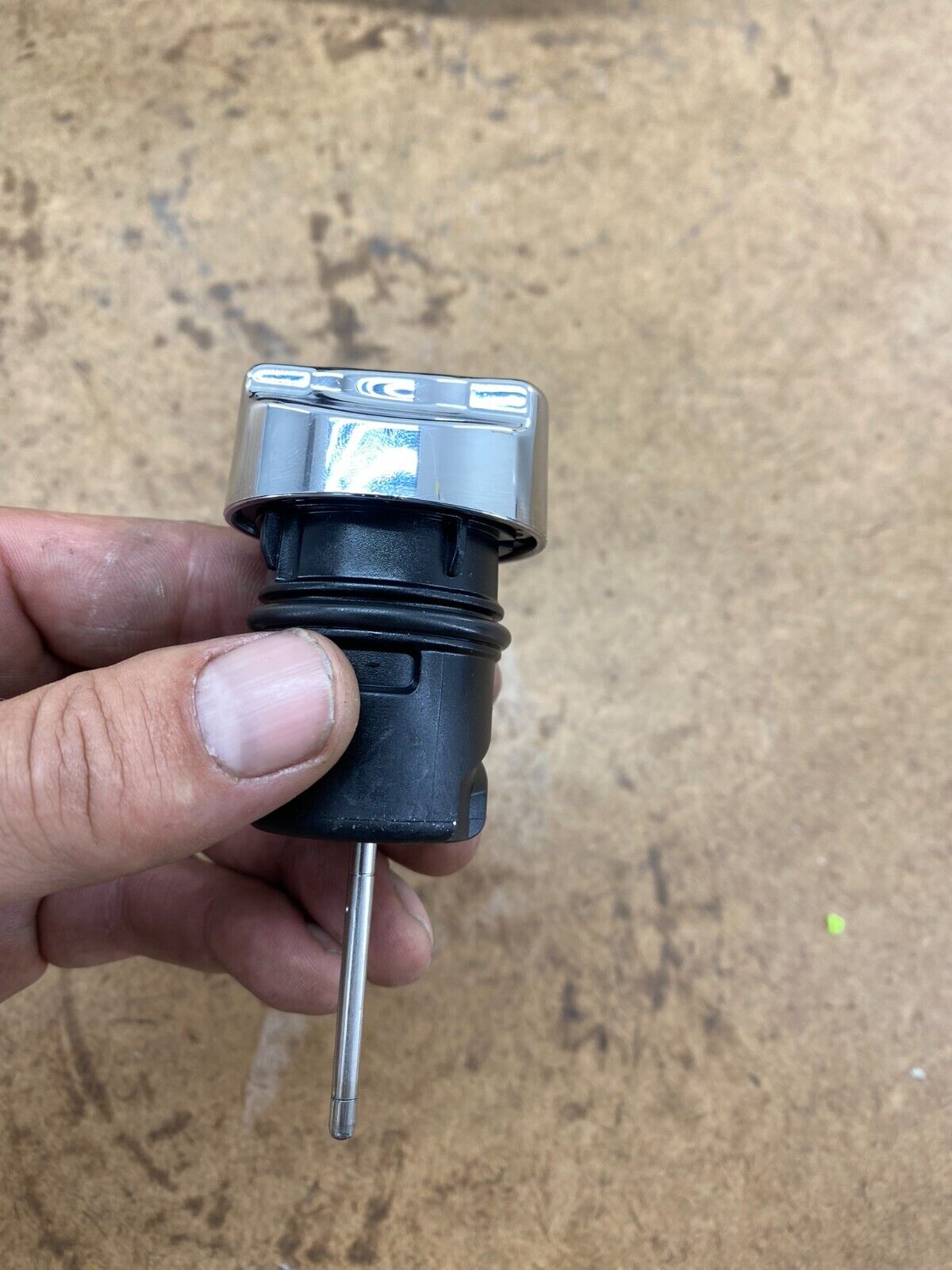 2005 HARLEY SPORTSTER XLC Oil Tank Dipstick w/ Thermometer Thermostat Chrome