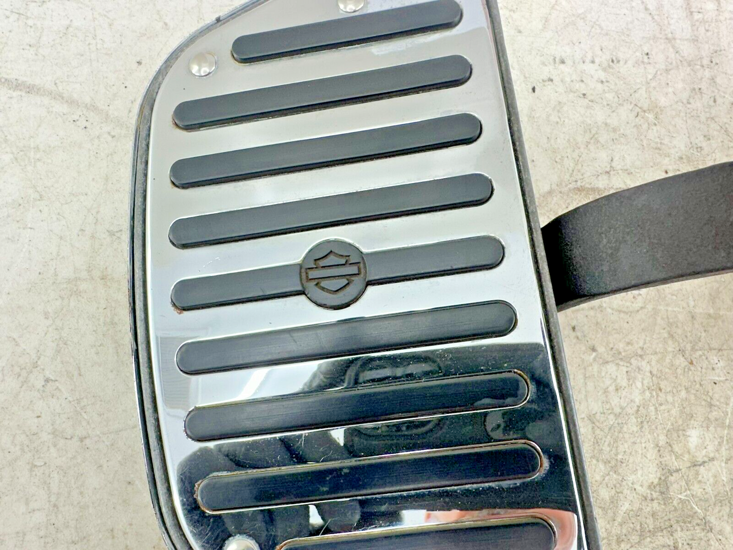 1995 HARLEY SOFTAIL OEM HD Passenger Floorboards Footrest W/ Hardware