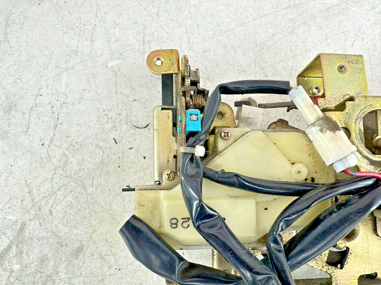 2004 Honda Goldwing GL1800 Trunk Saddle Bag Auto Lock Release Levers