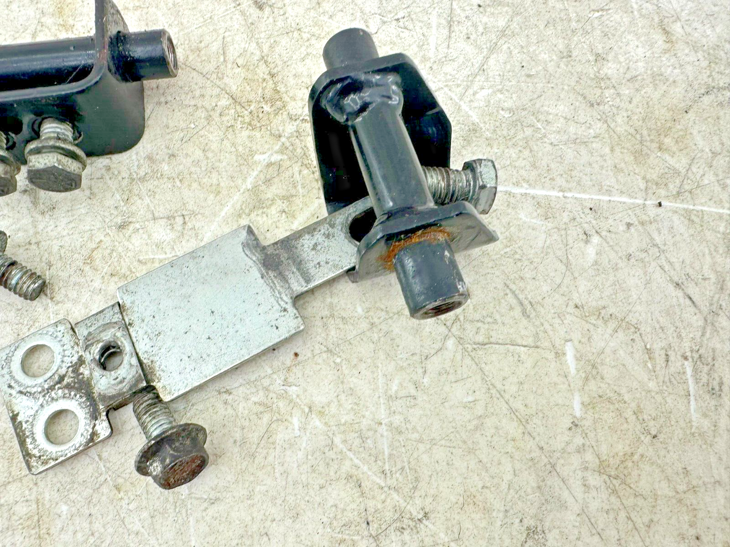 1999 HARLEY SOFTAIL Gas Tank Dash Console Mounting Hardware