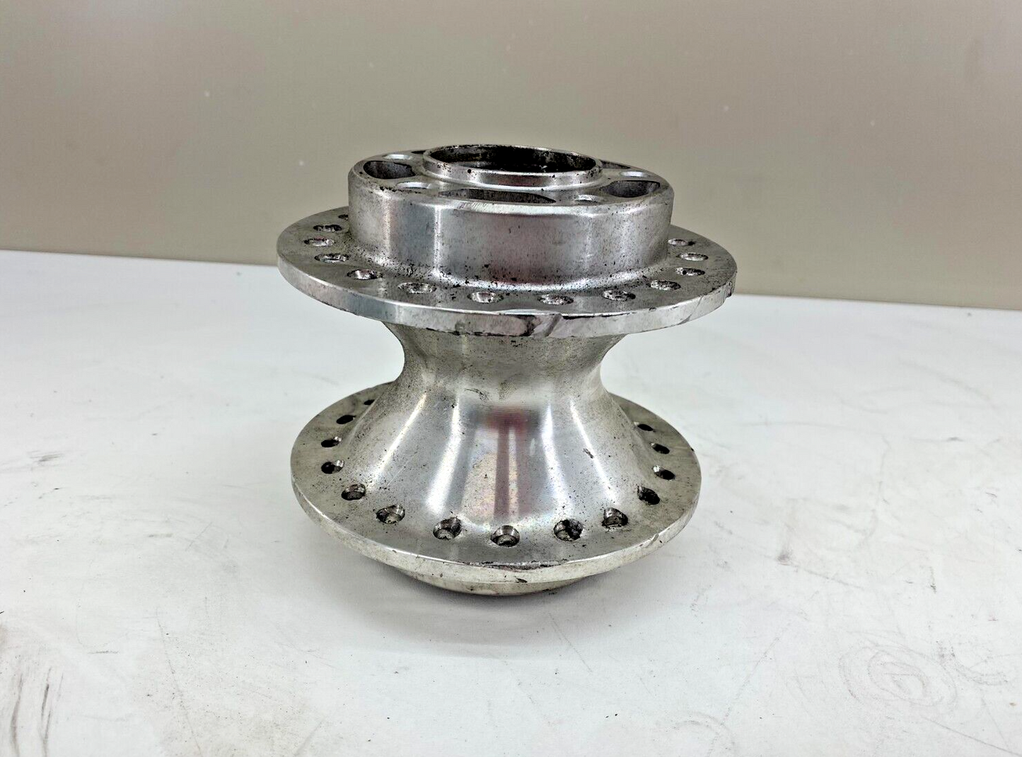 06-17 Harley Davidson Dyna Street Bob Front Wheel Hub w/ 1" Bearings