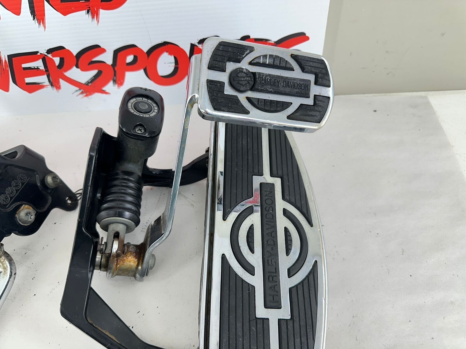2001 HARLEY SOFTAIL OEM Floorboards Shift Lever Brake Pedal