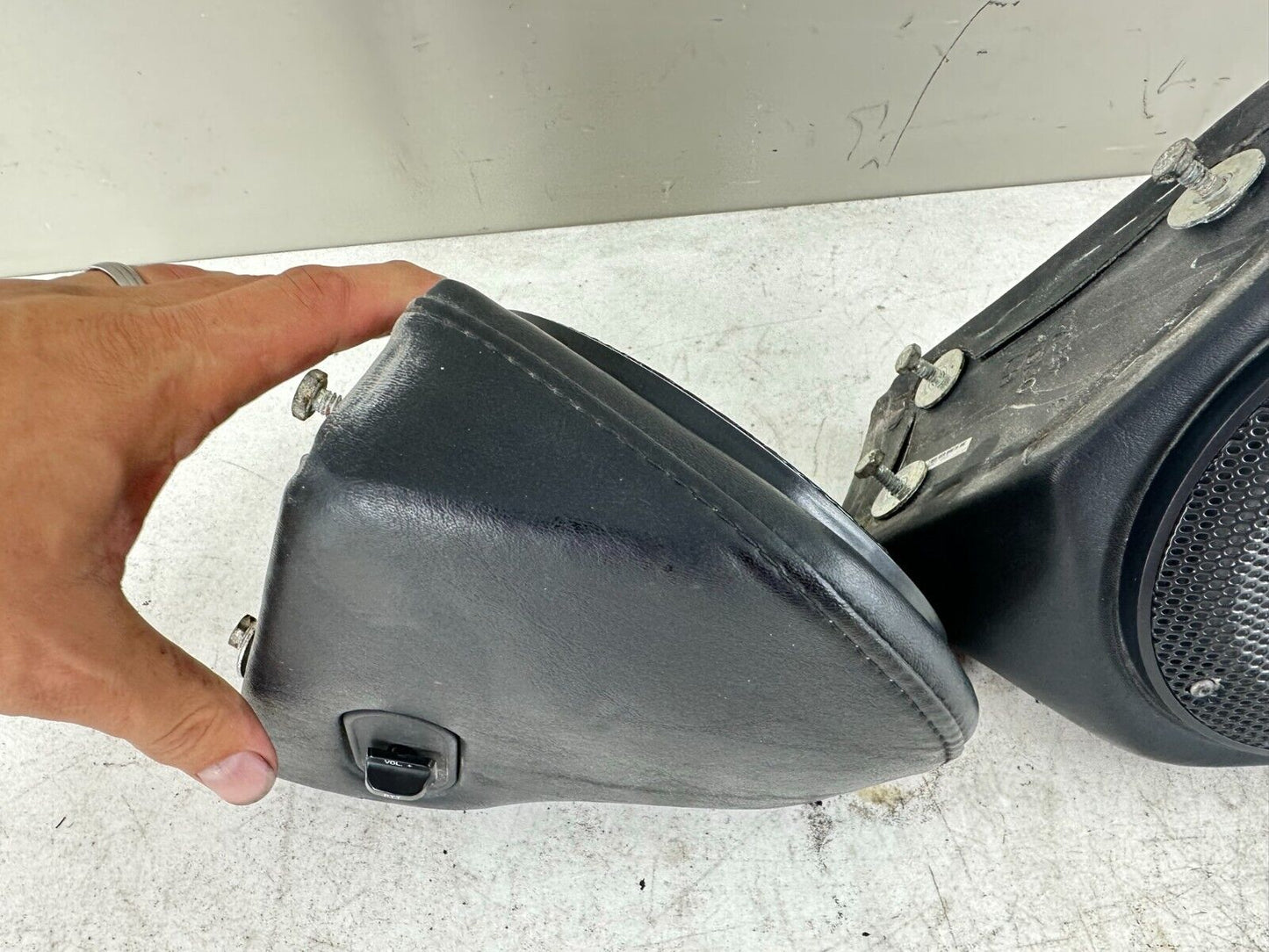 2004 HARLEY ELECTRA GLIDE Rockford Fosgate Passenger Rear Speakers & Box