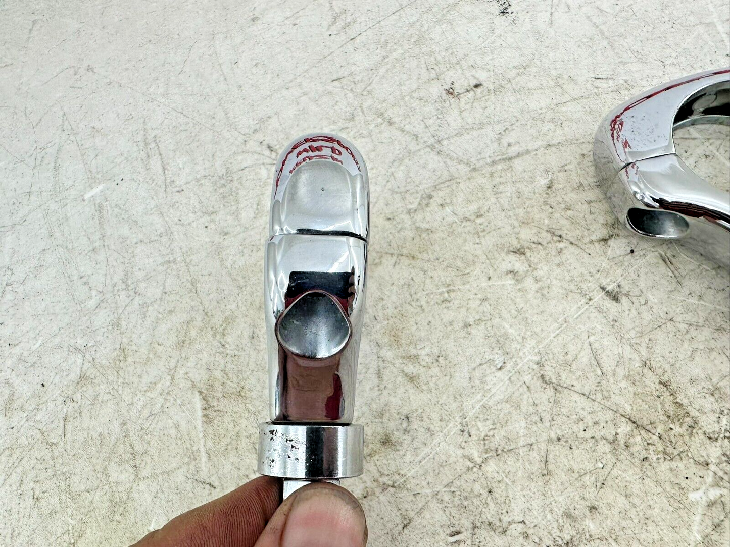 1999 HARLEY SOFTAIL Chrome Fork Mounted Turn Signal Brackets Hardware