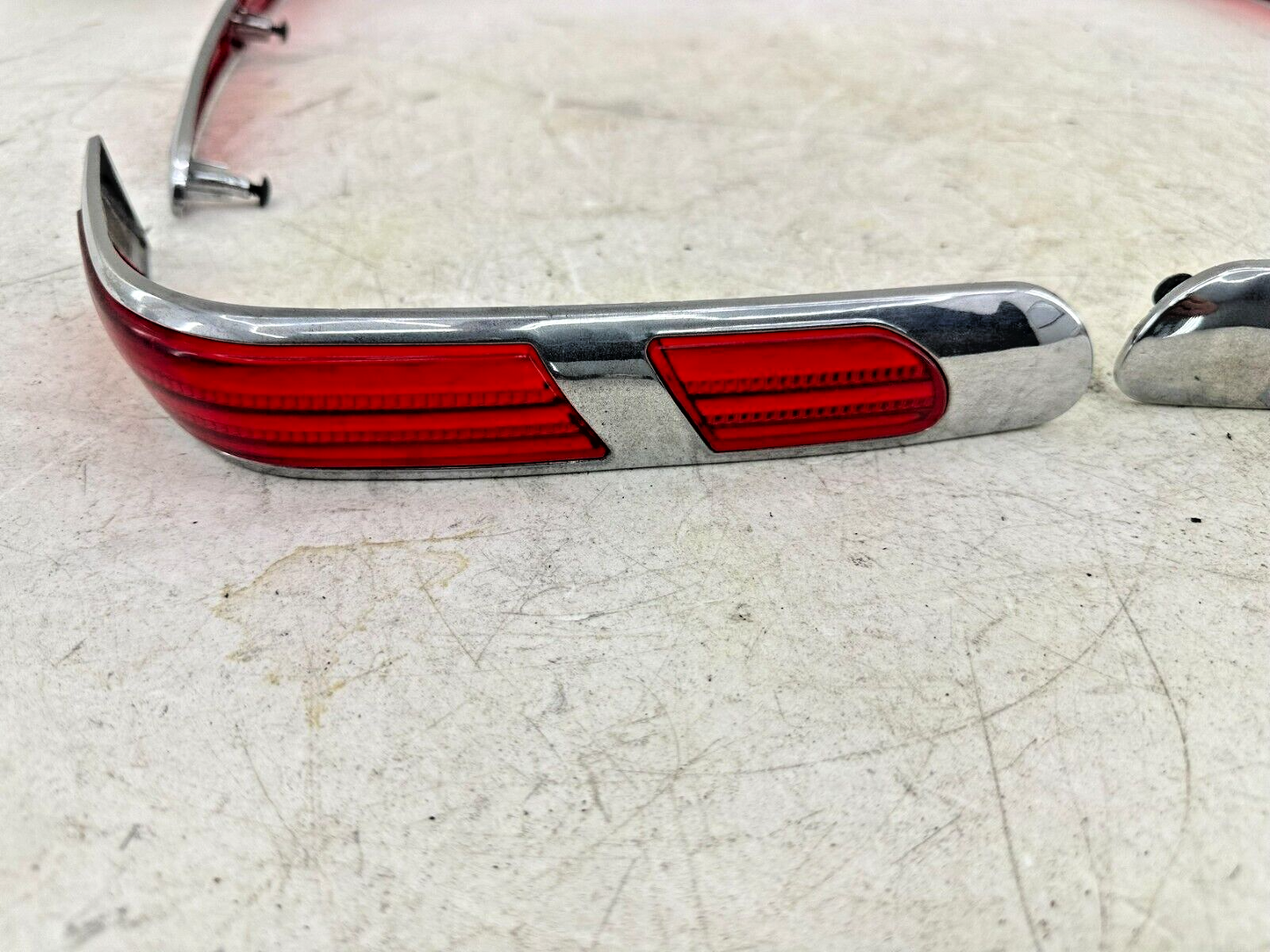 2004 Honda Goldwing GL1800 Kuryakyn Saddlebag LED Light Cover Reflector