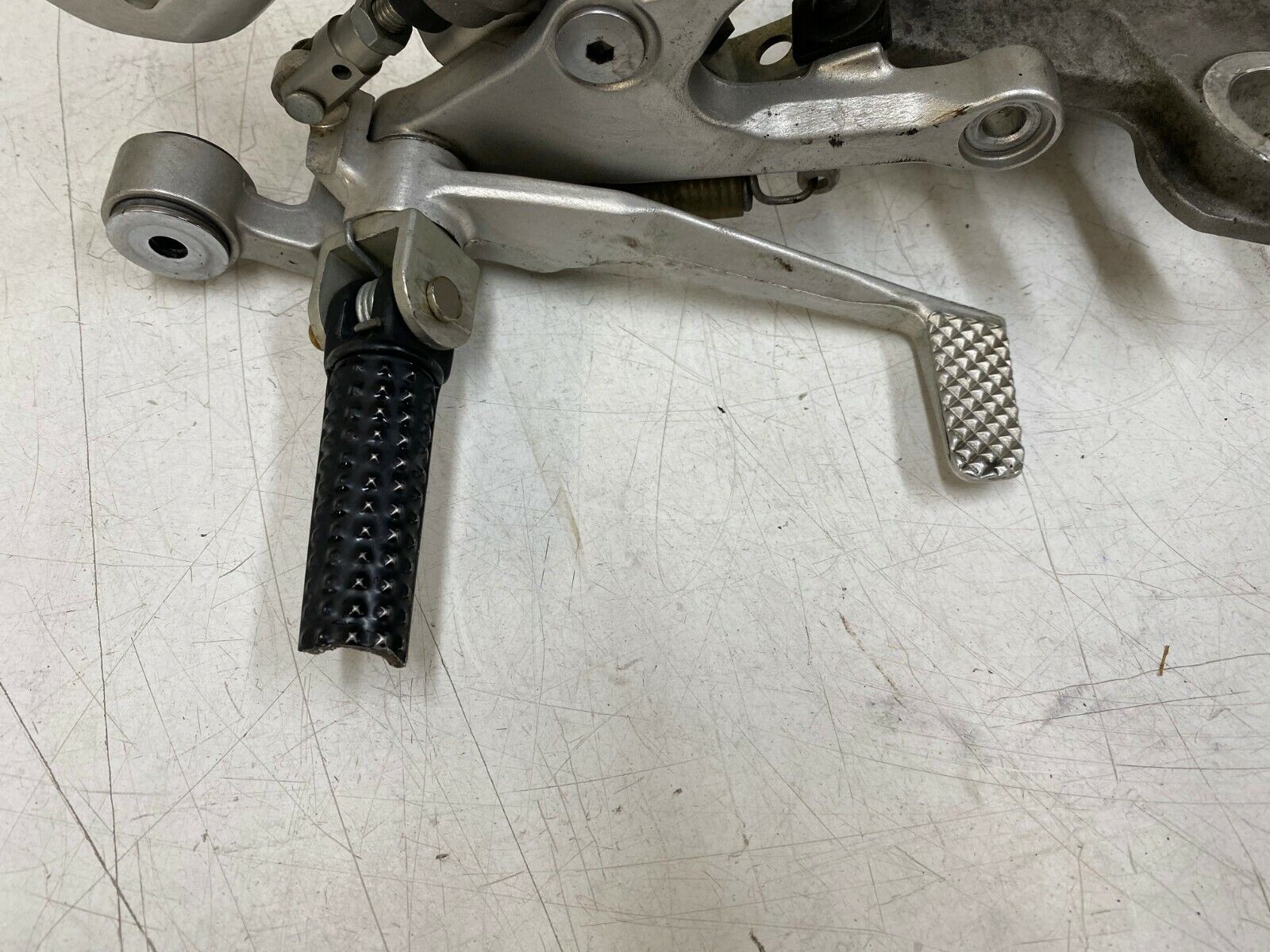 2008 YAMAHA YZF R6 R6R Right Side Foot Peg Rear Brake Master Cylinder & Caliper