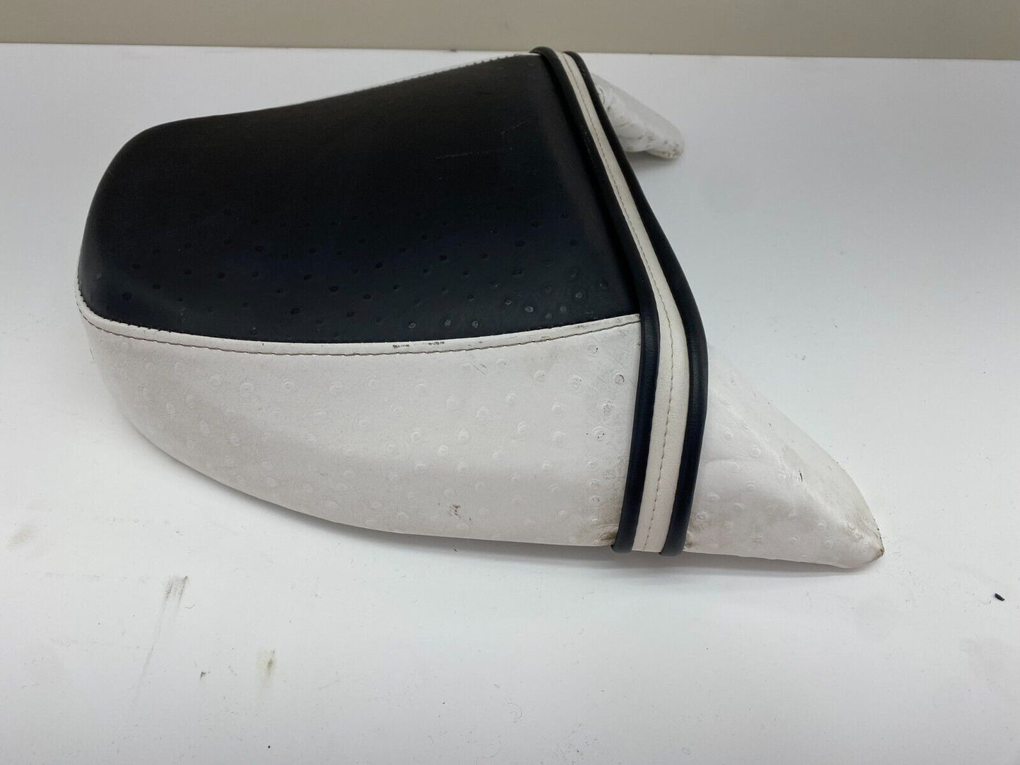 06-17 SUZUKI BOULEVARD M109R VZR1800 Passenger Seat Saddle Pillion