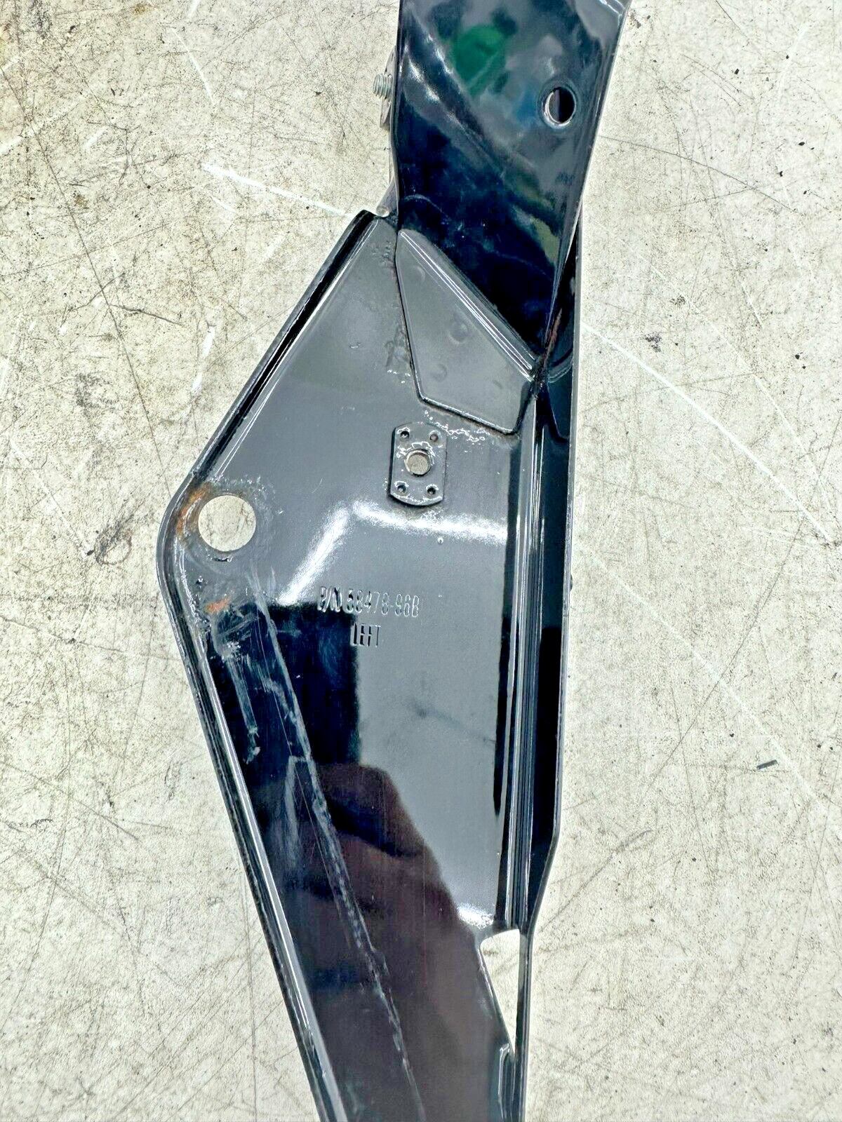 2007 Harley Electra Glide CVO Main Batwing Fairing Mounting Bracket Frame