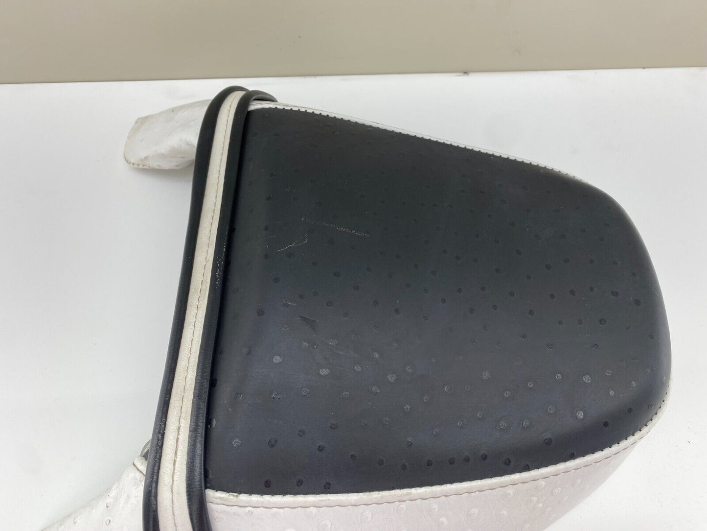 06-17 SUZUKI BOULEVARD M109R VZR1800 Passenger Seat Saddle Pillion