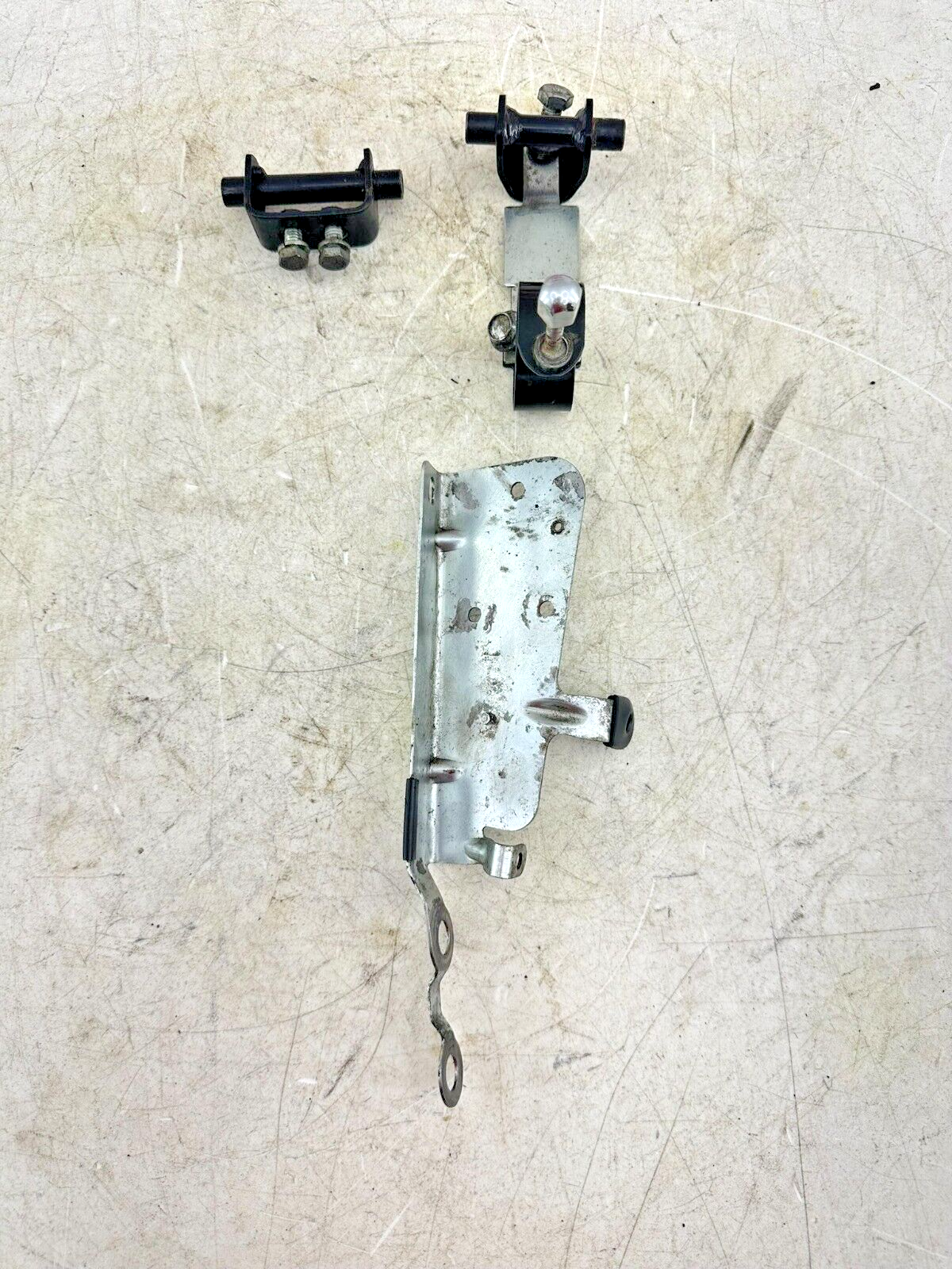 1999 HARLEY SOFTAIL Gas Tank Dash Console Mounting Hardware