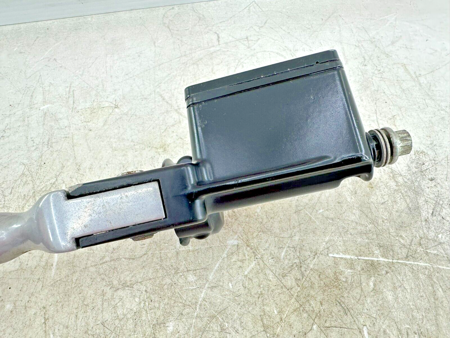 1995 HARLEY SOFTAIL Front Brake Master Cylinder OEM HD