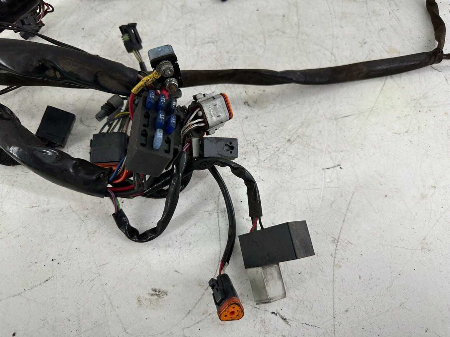 2000 HARLEY DAVIDSON DYNA MAIN WIRING HARNESS LOOM FUSE RELAY